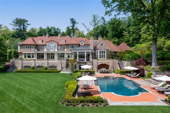 Bruce And Samir Are Selling Their House On Million Dollar Listing