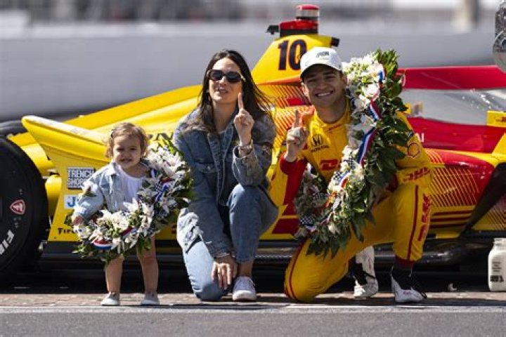 Is Alex Palou Still Dating Or Married To Esther Valle? IndyCar Series Driver Relationship Timeline Discussed