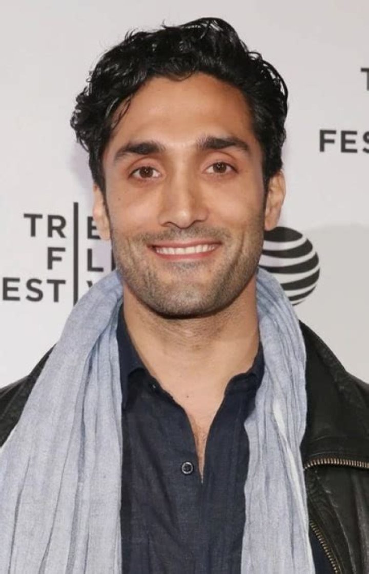 Is Dominic Rains Married to Wife? Is he dating a girlfriend?