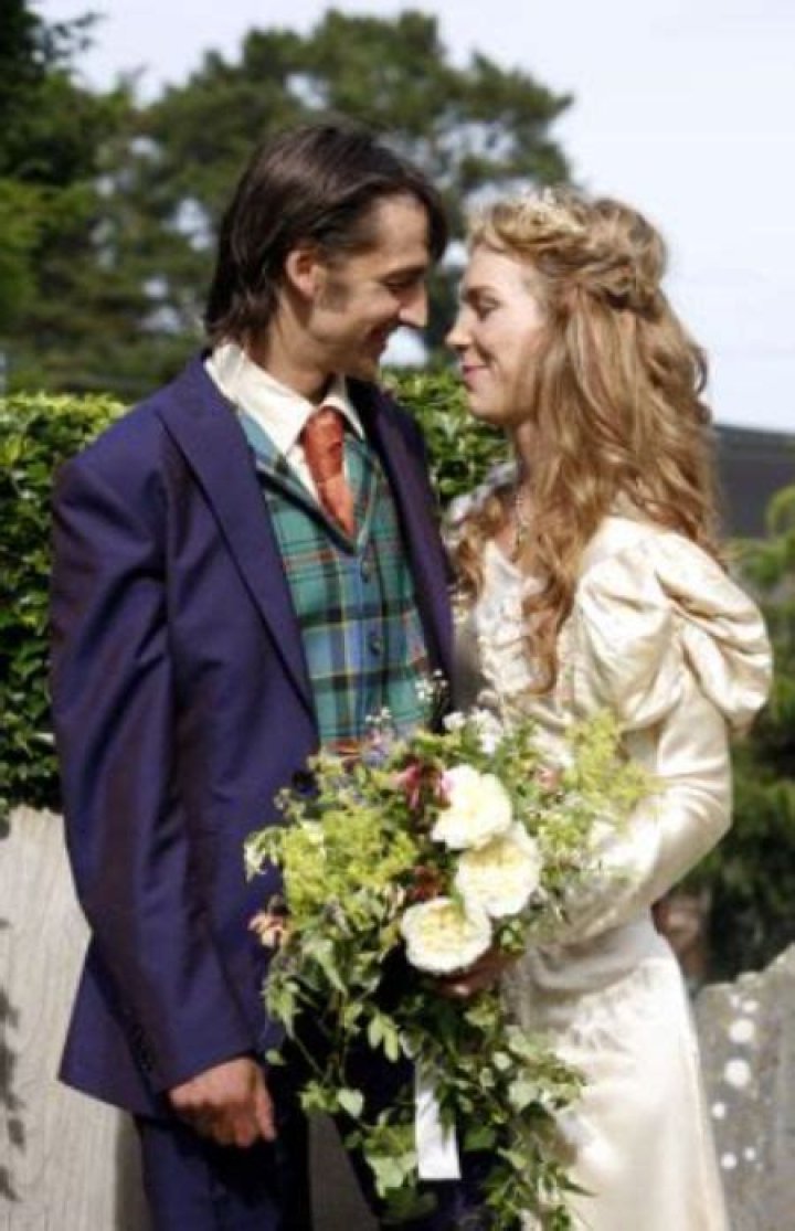 Is Honeysuckle Weeks Married? Honeysuckle Weeks Age, Family, Net Worth, Weight Loss, Biography, And More