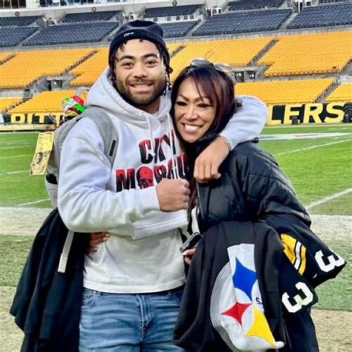 Jaylen Warren Parents: Father Derrick &amp; Mother Salaneta Warren