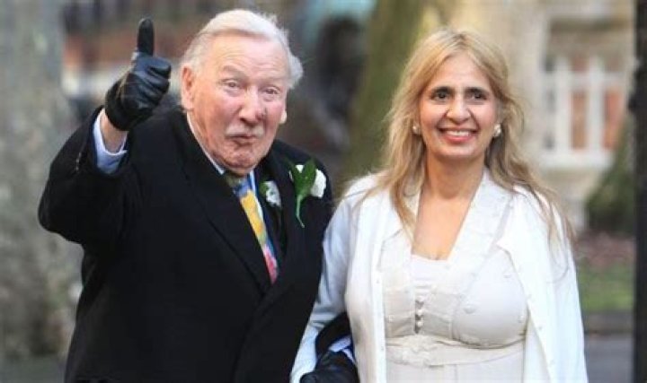 Leslie Phillips | Net Worth | Death Cause