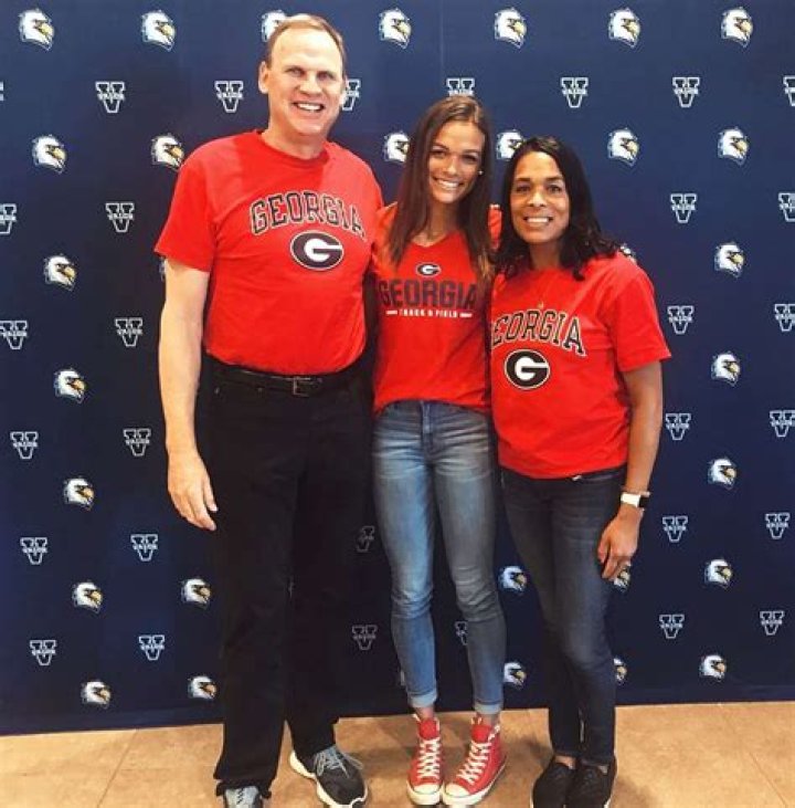 Meet Anna Hall Florida Parents Ronette Hall And David Hall – Florida Gators Track &amp; field Family Details