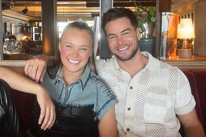 Meet Jack Hughes’ Girlfriend Sienna Raine
