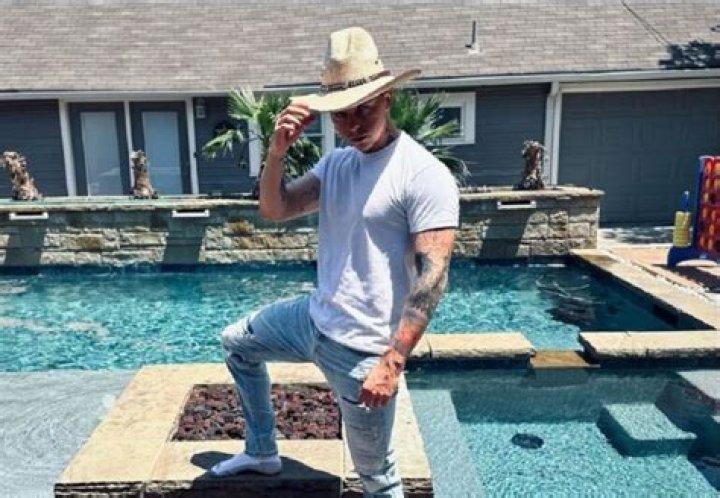 Singer Dixon Dallas Wikipedia And Age: Family And Net Worth