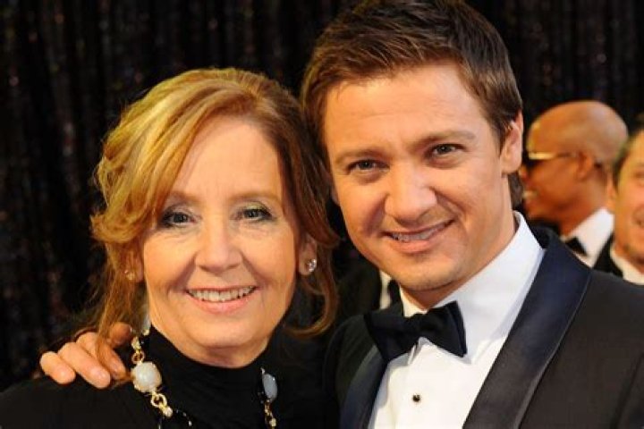 Valerie Cearley Age: Meet Actor Jeremy Renner Mom