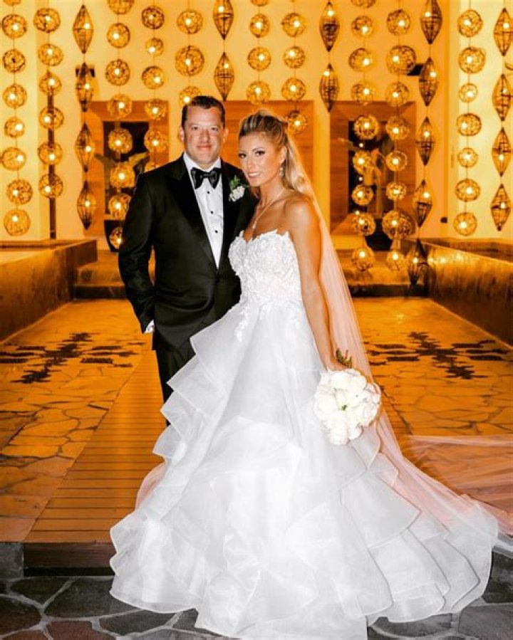 Who Is Jordan Syatt’s Wife, Leah? Wedding Photos On Instagram